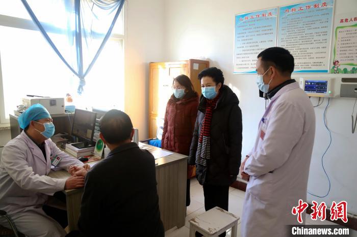 全國政協(xié)委員戴秀英：村醫(yī)越來越少，出路在哪？