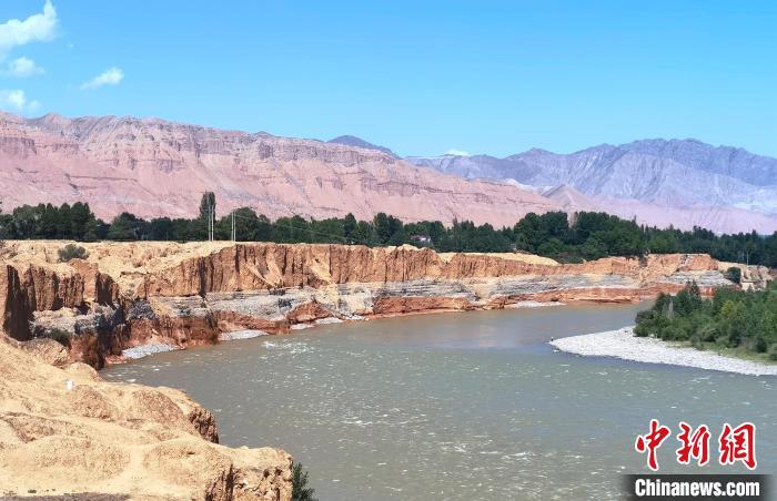 圖為黃河河曲?！埡ｖ?攝