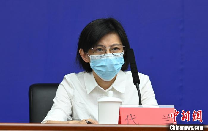 成都市經(jīng)信局總工程師代蘭?!“苍?攝