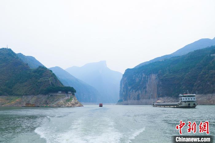 一場(chǎng)巡河“找茬”行動(dòng)，何以巡出碧水東流的長(zhǎng)江？