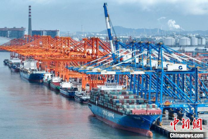 圖為北部灣港欽州自動化集裝箱碼頭。　敖帥昌 攝