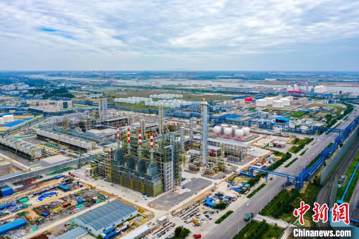 圖為廣西欽州華誼新材料基地?！∽T乃豪 攝