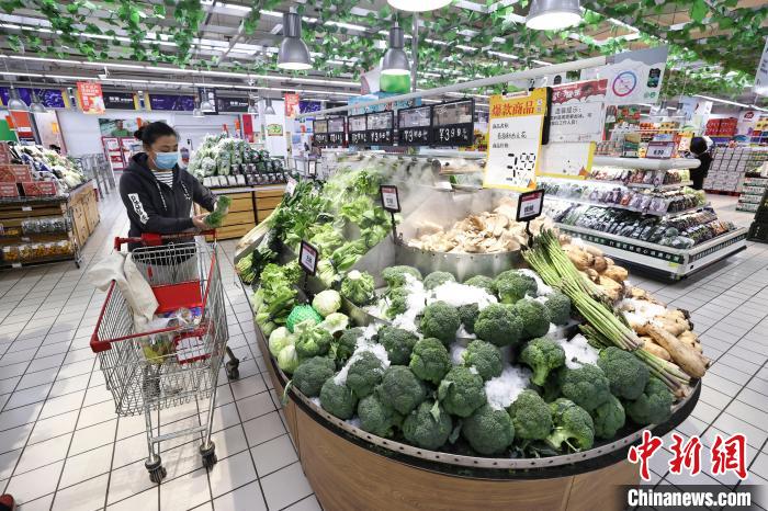 30年間，購物方式從“手推車”到“一鍵購”，美特好見證著山西超市經(jīng)濟的變遷?！堅?攝