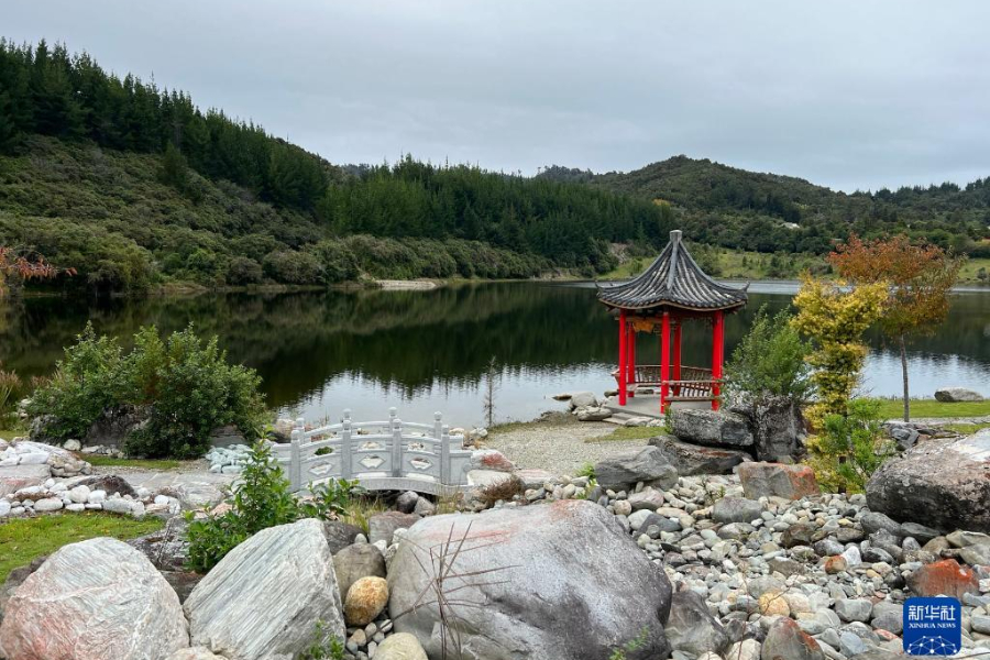 這是4月29日拍攝的新西蘭羅斯華人淘金紀(jì)念公園一角。新華社發(fā)(沃爾特 攝)