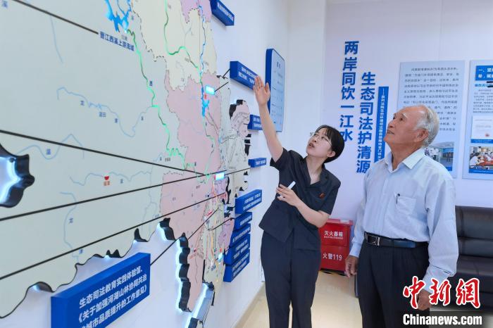 金門(mén)同胞參觀金門(mén)供水水源生態(tài)司法保護(hù)基地?！O虹 攝