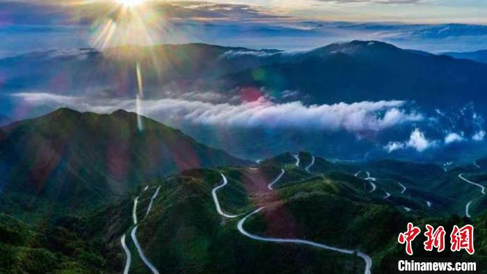 湖南城步苗族自治縣地處湘西南苗疆要區(qū)?！〕遣娇h委宣傳部 供圖