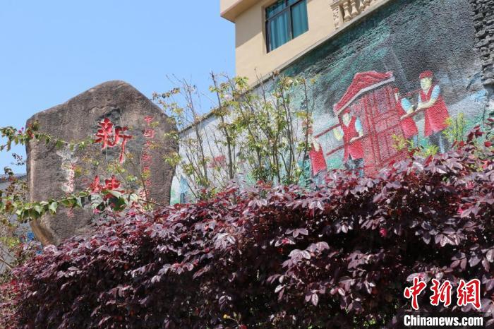 臺灣上趣開新團(tuán)隊改造蕉城區(qū)八都鎮(zhèn)新樓村時融入畬族元素?！●易訌?qiáng) 供圖