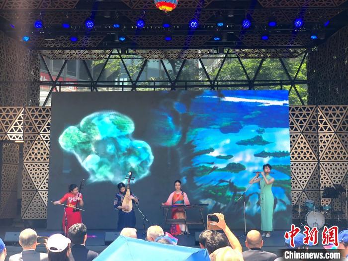 開幕式上舞臺展演之一《水龍吟》。　中國駐東京旅游辦事處供圖