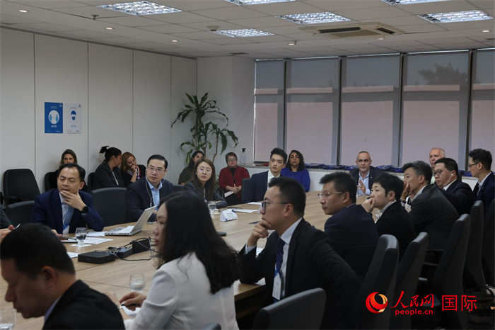 與會代表參與座談交流。人民網(wǎng)記者 時(shí)元皓攝