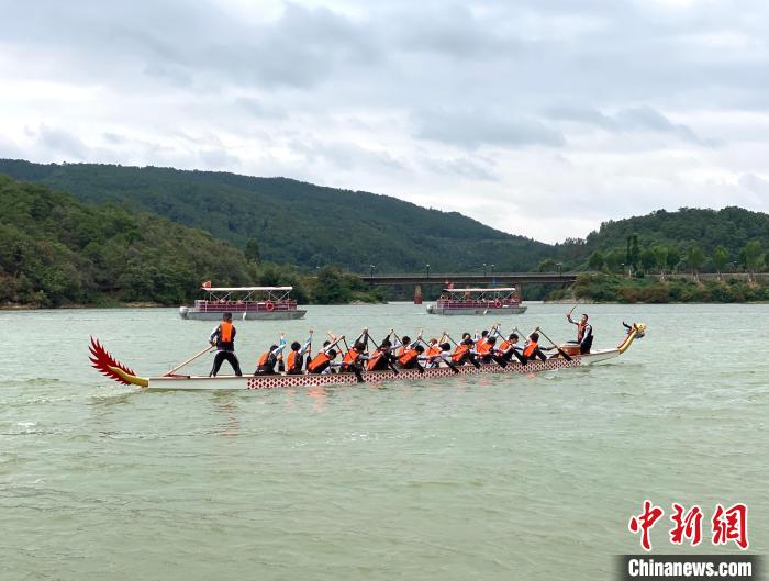 圖為龍舟賽活動?！￡愳o 攝