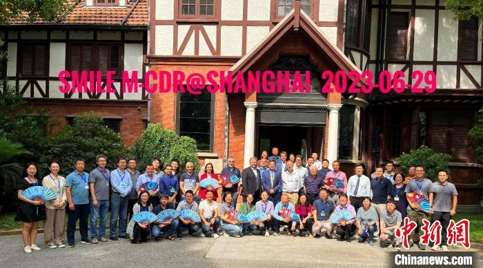 “微笑”衛(wèi)星(SMILE)任務(wù)中歐聯(lián)合轉(zhuǎn)正樣設(shè)計評審會合影。　中科院國家空間科學(xué)中心 供圖