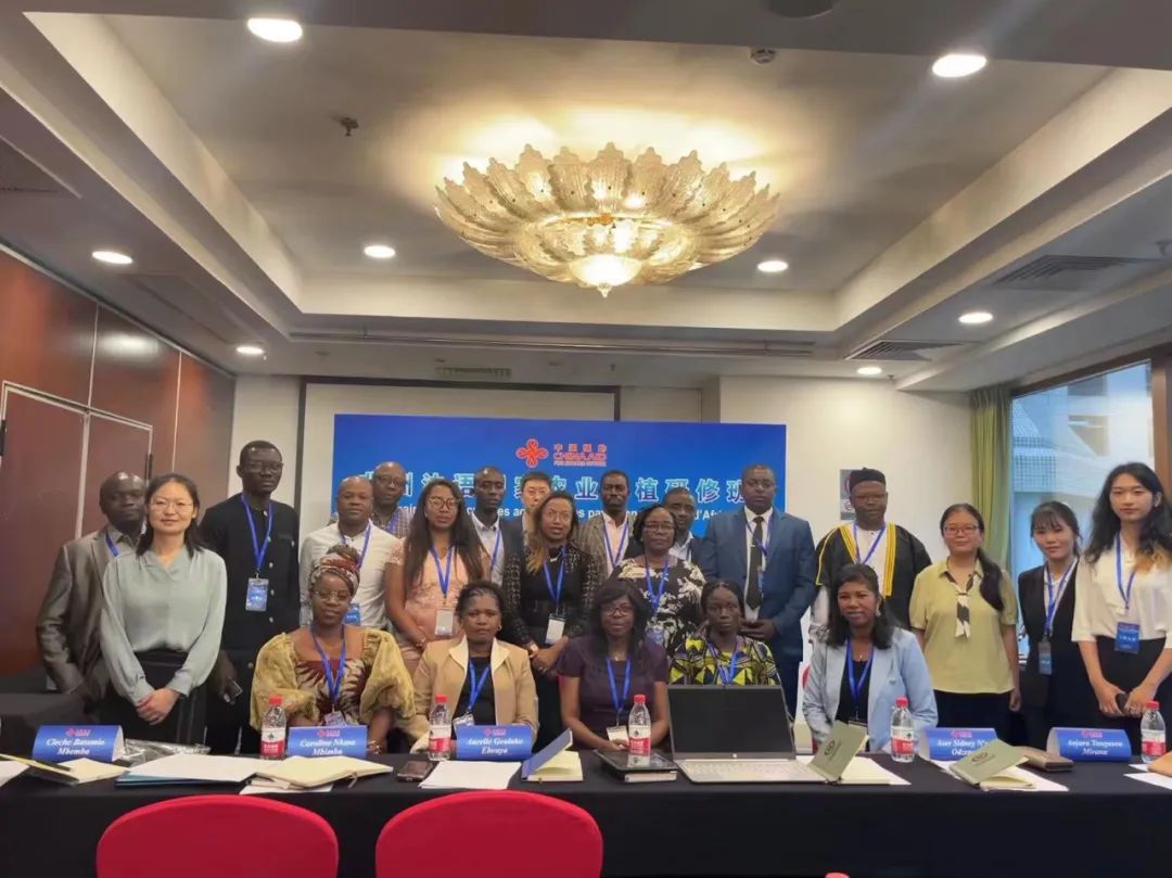 非洲法語國家農(nóng)業(yè)種植研修班學(xué)員合影 受訪單位供圖。