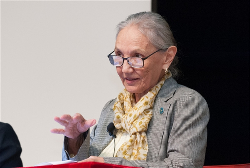 哈薩克斯坦?jié)h學(xué)家哈菲佐娃。資料圖