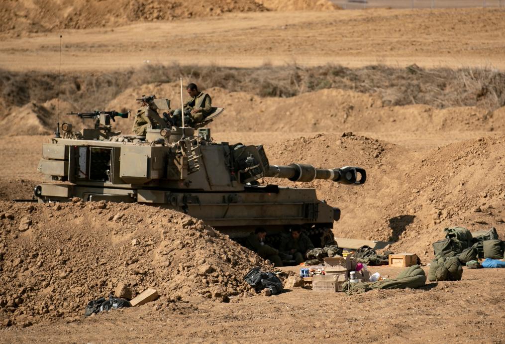 這是10月15日在加沙邊境拍攝的以軍陣地。新華社記者 陳君清 攝