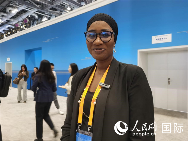 塞內(nèi)加爾塞內(nèi)網(wǎng)記者阿瓦·法耶接受人民網(wǎng)采訪。 人民網(wǎng) 孫鴻宇攝