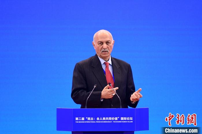 3月23日，第二屆“民主：全人類共同價值”國際論壇開幕式在北京舉行。圖為巴基斯坦參議院國防委員會主席穆沙希德·侯賽因在開幕式上作主題發(fā)言。 <a target='_blank' href='/'><p  align=