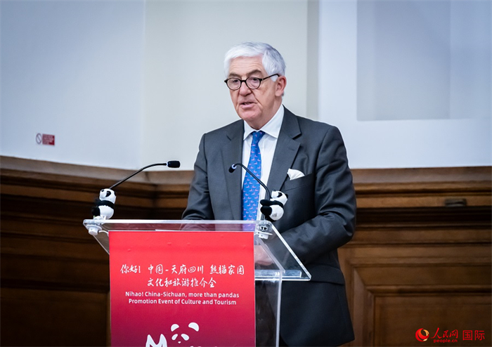 英中商業(yè)發(fā)展中心主席約翰·麥克萊恩致辭。人民網(wǎng) 郭錦標(biāo)攝