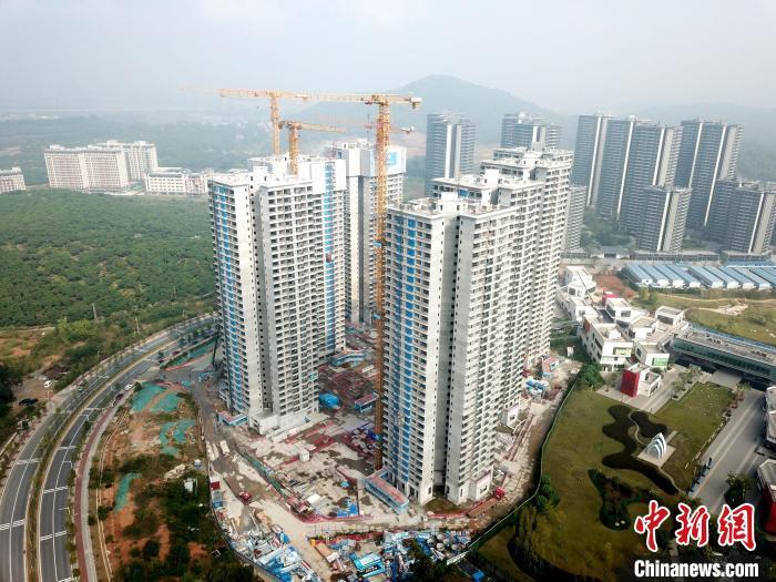 廣州一在建樓盤。 范少鵬 攝