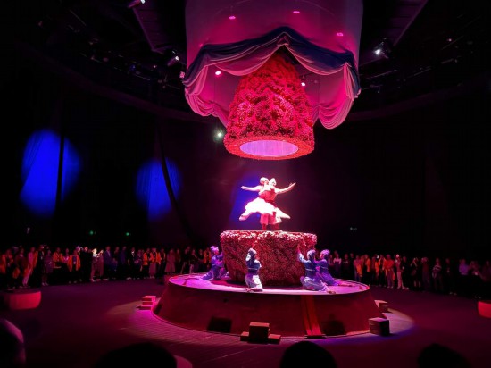 　　《天釀》演出場(chǎng)景。本報(bào)記者劉書(shū)文攝