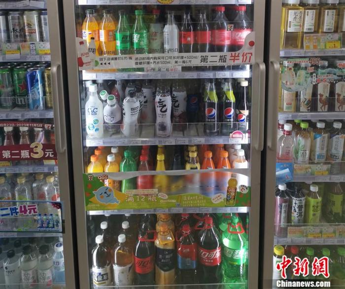 某便利店，最便宜的瓶裝飲料也在4元以上。<a target='_blank' href='/' ><p  align=
