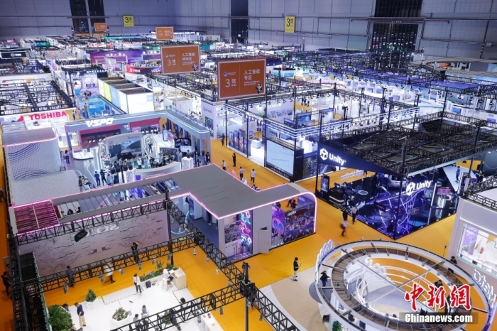 11月5日，第六屆中國(guó)國(guó)際進(jìn)口博覽會(huì)在國(guó)家會(huì)展中心(上海)開(kāi)幕。<a target='_blank' href='/' _fcksavedurl='/'><p  align=