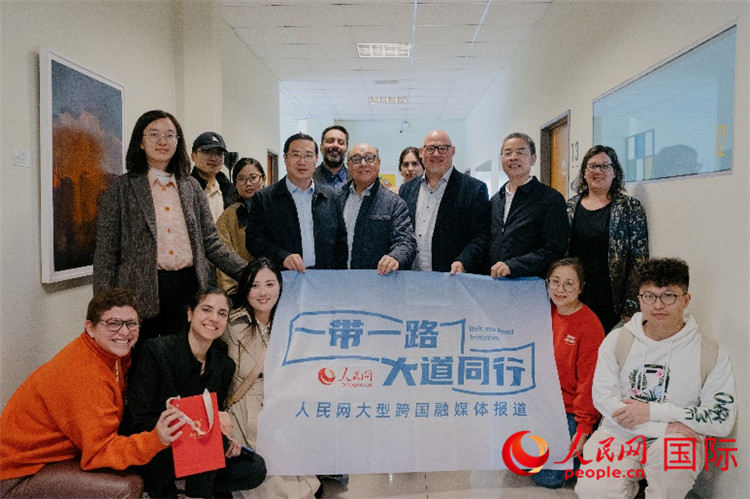 人民網(wǎng)“一帶一路 大道同行”大型跨國融媒體報道組走進(jìn)烏拉圭。人民網(wǎng)記者 張若涵攝