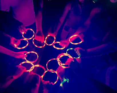 圖為玩家佩戴的手環(huán)。受訪者供圖