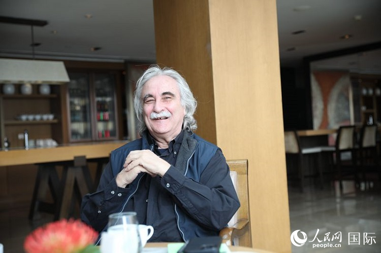 塞浦路斯歐洲大學(xué)前校長(zhǎng)科斯塔斯·古利亞莫斯。人民網(wǎng) 殷韜攝