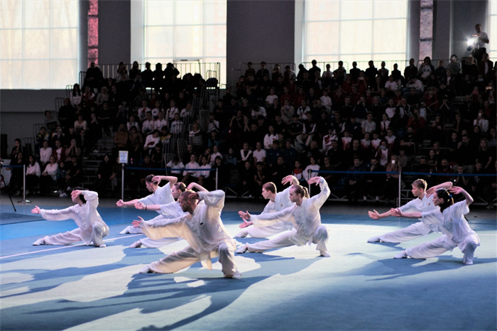 俄羅斯武術運動員進行示范表演。駐俄羅斯大使館供圖