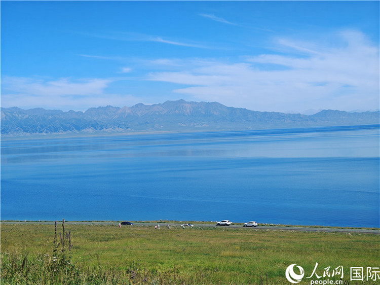 新疆賽里木湖景區(qū)風光。人民網(wǎng)記者 劉潔妍攝