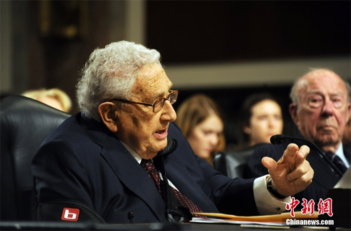 基辛格當(dāng)?shù)貢r間2015年1月29日在華盛頓出席國會聽證會時闡述了他對中國崛起的看法。<a target='_blank' href='/' _fcksavedurl='/'><p  align=