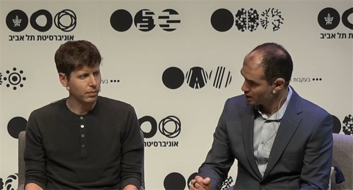 奧特曼和伊利亞在以色列特拉維夫大學(xué)的圓桌分享會(huì)。圖源：視頻截圖