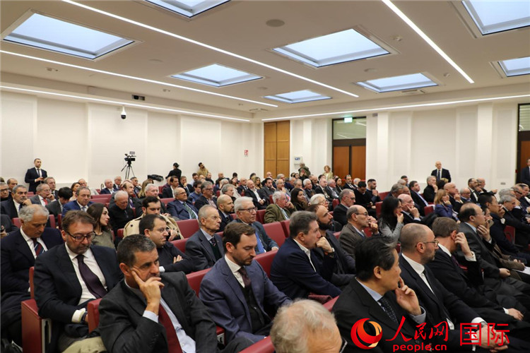 會(huì)議現(xiàn)場(chǎng)。人民網(wǎng)記者 謝亞宏攝