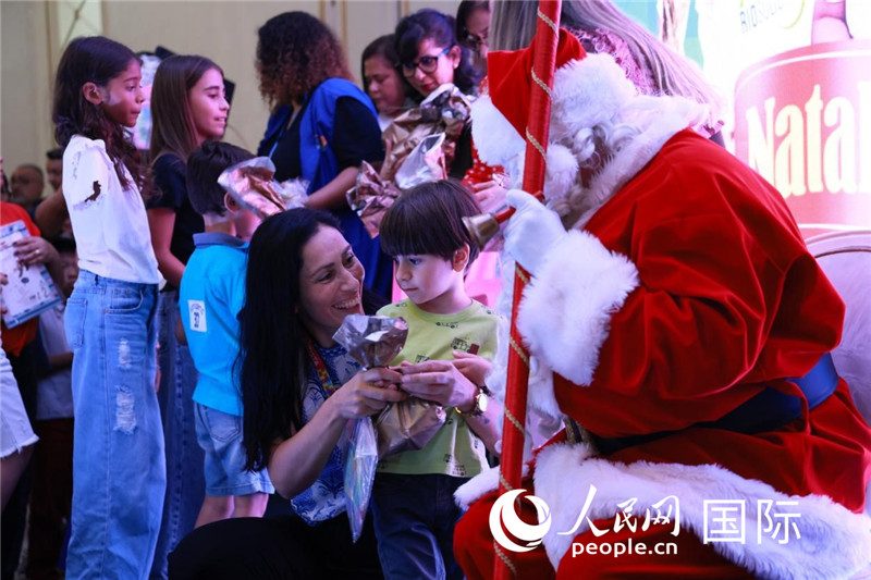 捐贈(zèng)活動(dòng)現(xiàn)場(chǎng)。人民網(wǎng)記者宋亦然攝