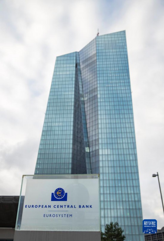 這是12月14日在德國(guó)法蘭克福拍攝的歐洲央行大樓。新華社記者 張帆 攝