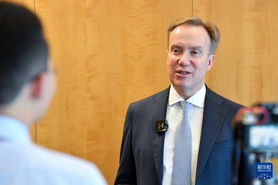 1月9日，在瑞士日內(nèi)瓦，世界經(jīng)濟(jì)論壇總裁博爾格·布倫德接受新華社記者專訪。新華社記者 連漪 攝