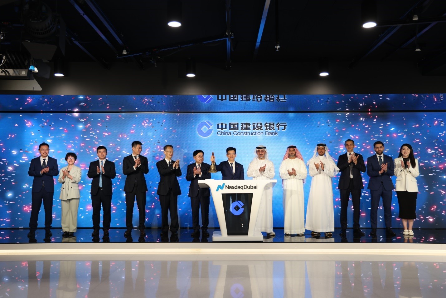 綠色債券上市儀式現(xiàn)場(chǎng)。人民網(wǎng)實(shí)習(xí)生 滕婧含攝