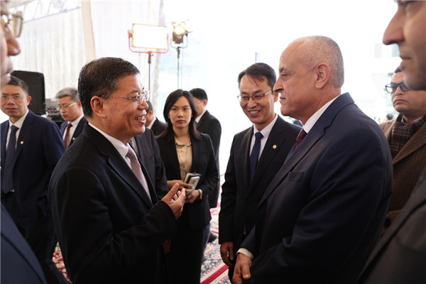 李永明同埃及住房部副部長(zhǎng)會(huì)談交流。主辦方供圖