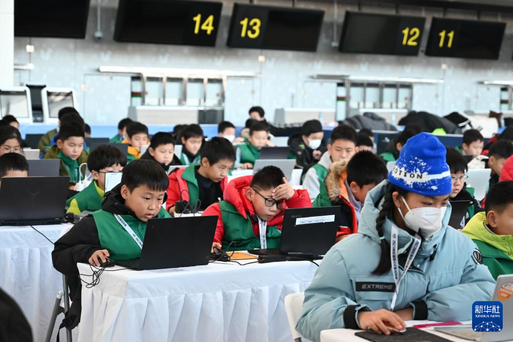 1月26日，選手們?cè)诒荣愔?。新華社記者 宋心平 攝