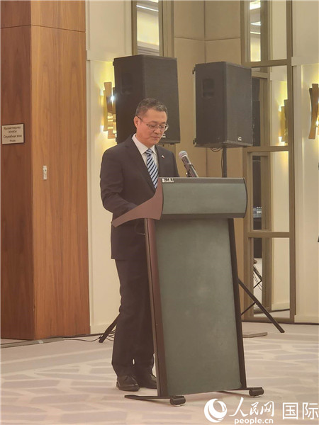 中國駐哈大使館公使銜參贊蘇予致辭。人民網(wǎng)記者 李強攝