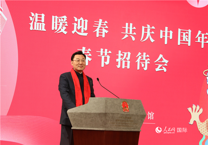 中國(guó)駐美國(guó)大使謝鋒發(fā)表致辭，向全體在美同胞致以親切問(wèn)候。人民網(wǎng)記者 李志偉攝