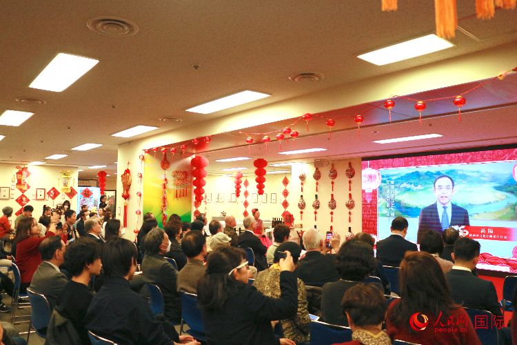 2月9日，“喜迎龍年·品味陜西”——2024新春迎福（展）聯(lián)歡會暨陜西文化年在東京中國文化中心拉開帷幕。人民網(wǎng) 許可攝