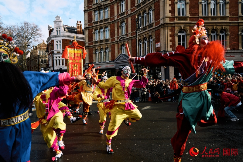 倫敦新春慶典現(xiàn)場。人民網(wǎng) 郭錦標(biāo)、楊浩鵬攝
