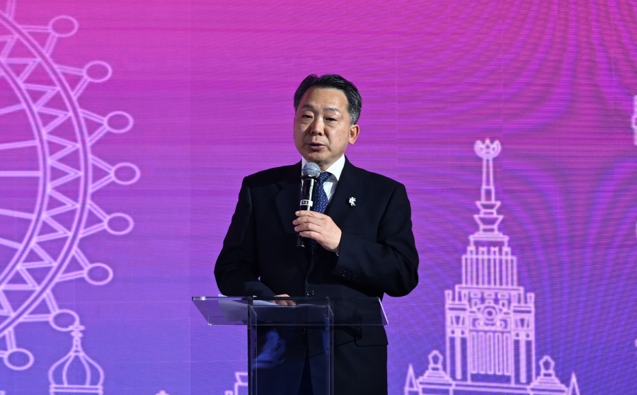 1.中國人民對(duì)外友好協(xié)會(huì)副會(huì)長(zhǎng)袁敏道在第四屆“中俄青年同走友誼路”活動(dòng)上致辭。主辦方供圖