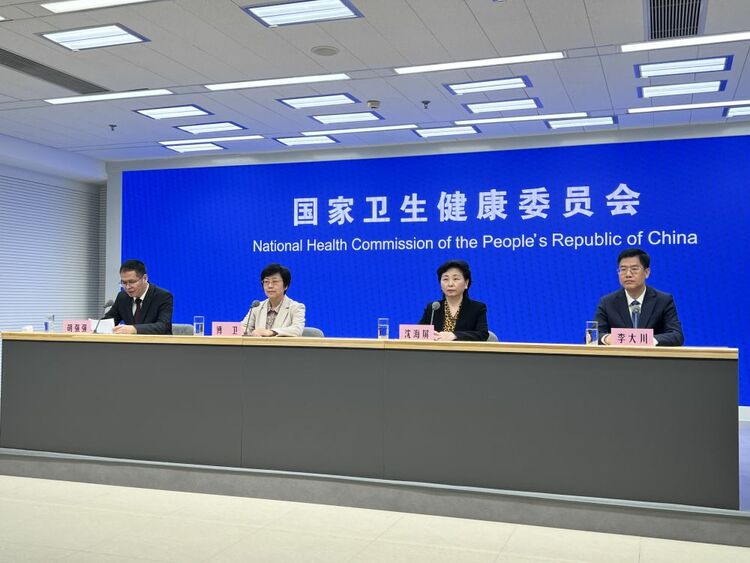 新華全媒+｜加強(qiáng)兒童?？?改善醫(yī)療服務(wù)——2024年醫(yī)療和婦幼健康這樣發(fā)力