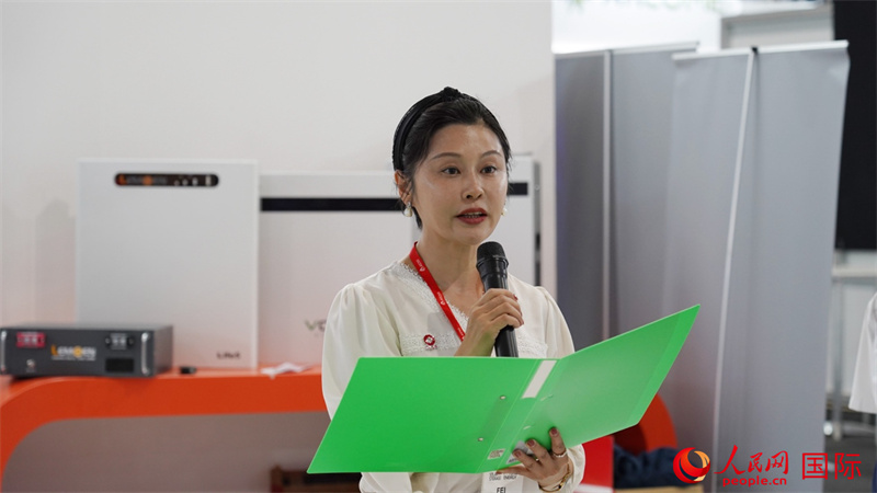 中建材海外經濟合作有限公司總經理姜婓致辭。人民網 劉暢攝