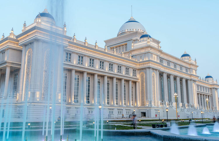 第1視點(diǎn)丨這兩座大樓，見(jiàn)證著中塔友誼