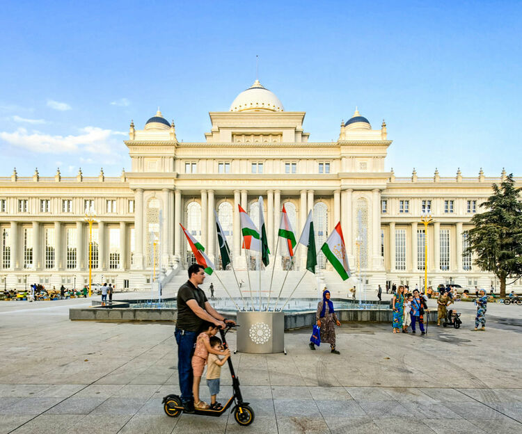 第1視點(diǎn)丨這兩座大樓，見(jiàn)證著中塔友誼