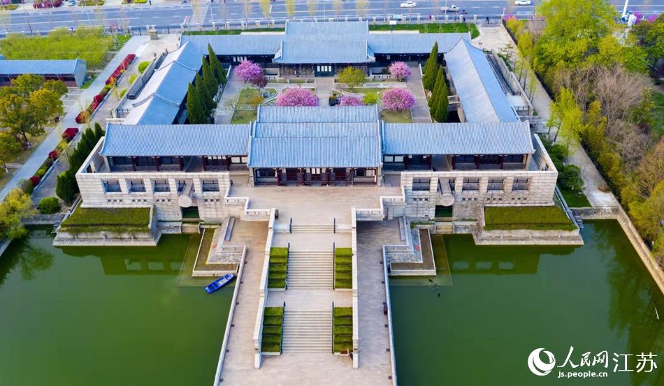 周恩來紀(jì)念館內(nèi)海棠盛開。紀(jì)星名攝