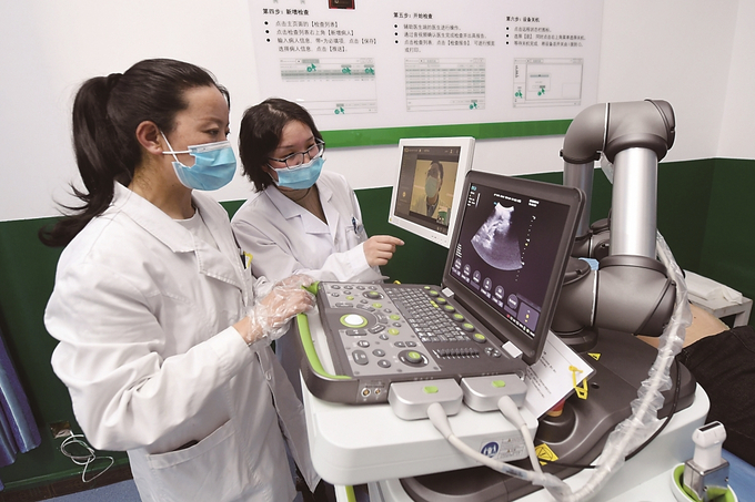 江蘇援藏投資三百萬元在林周縣人民醫(yī)院建設了拉薩市首臺套遠程超聲診斷系統(tǒng)。 本報記者 萬程鵬 攝